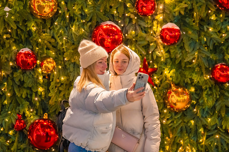 Новогодние украшения на Новом Арбате