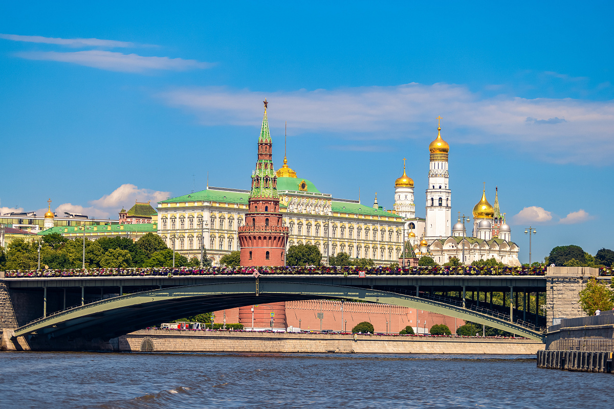 Виды столицы с Москвы-реки