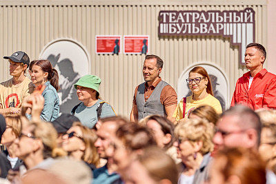 Спектакль «Московская чайная сказка» на Чистопрудном бульваре