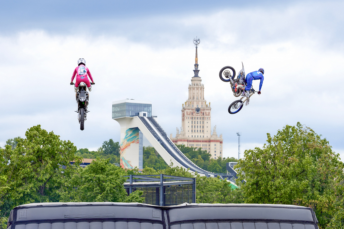 День и Ночь московского спорта