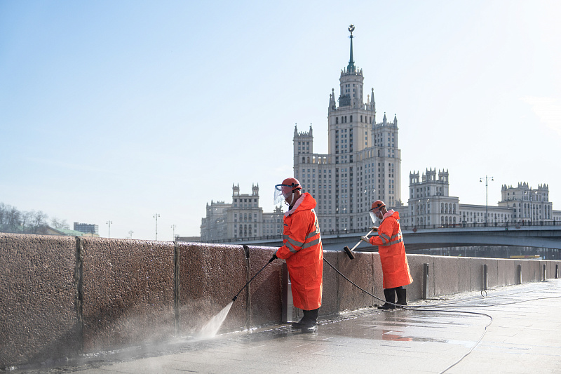 Архивные и современные фото дорожных работ на улицах Москвы