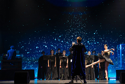 Шоу «ТехноМесса» электронного хора Palestrina