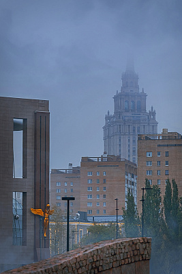 Туманная осенняя Москва