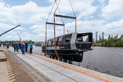 Спуск на воду первых электросудов Московской верфи