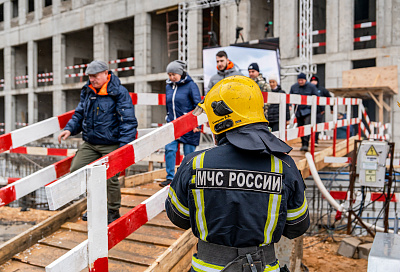 Масштабные учения городских служб в высотных зданиях