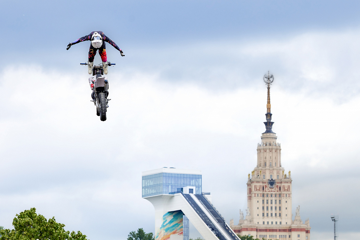 День и Ночь московского спорта