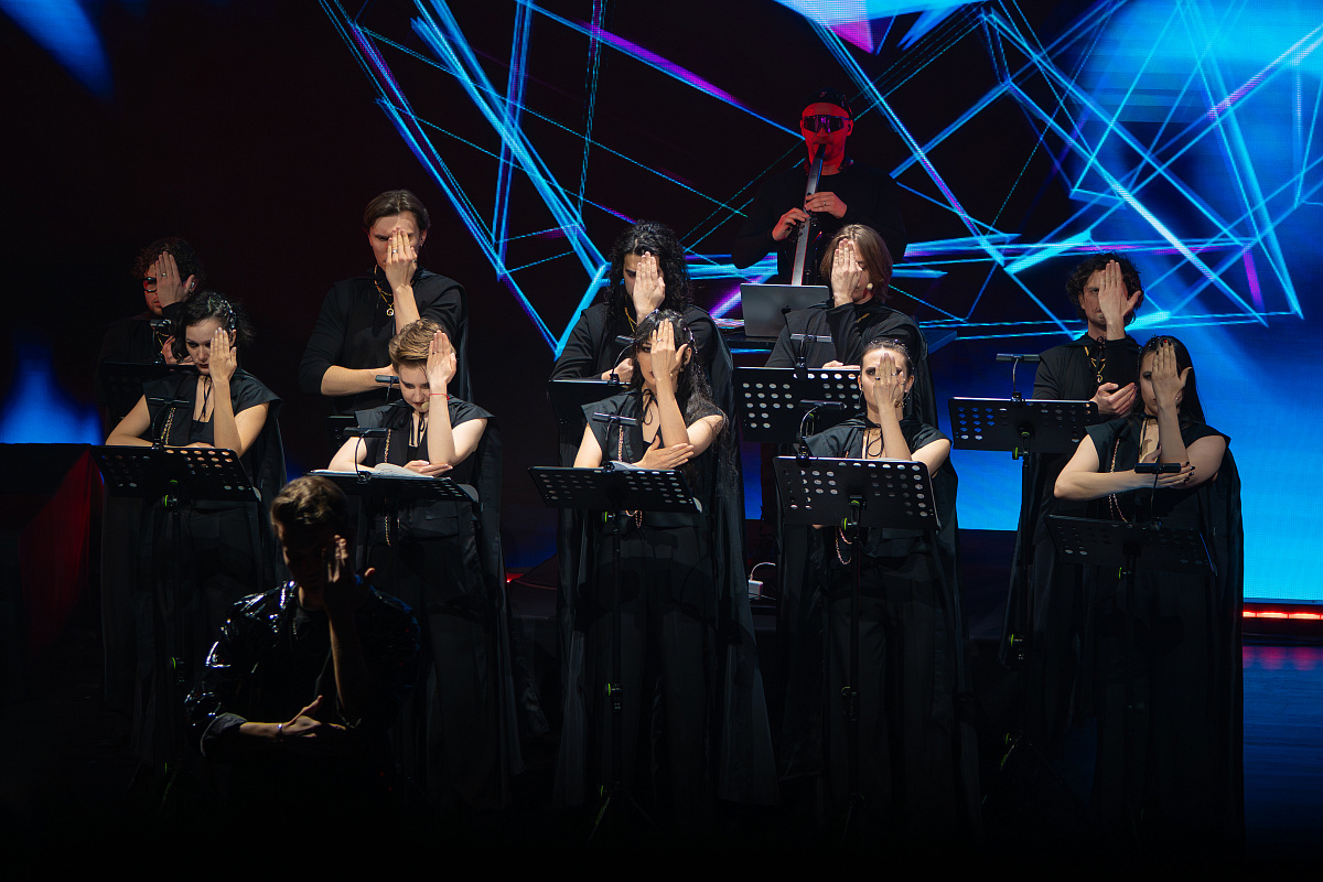 Шоу «ТехноМесса» электронного хора Palestrina