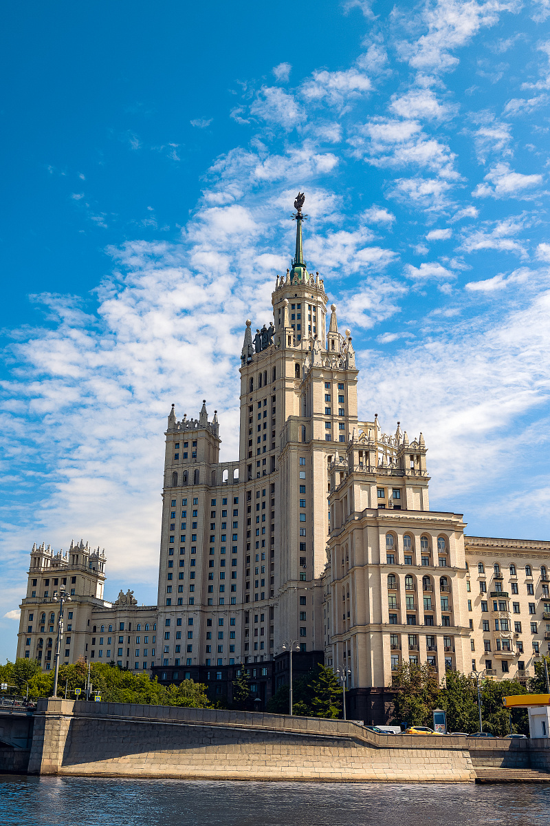 Виды столицы с Москвы-реки