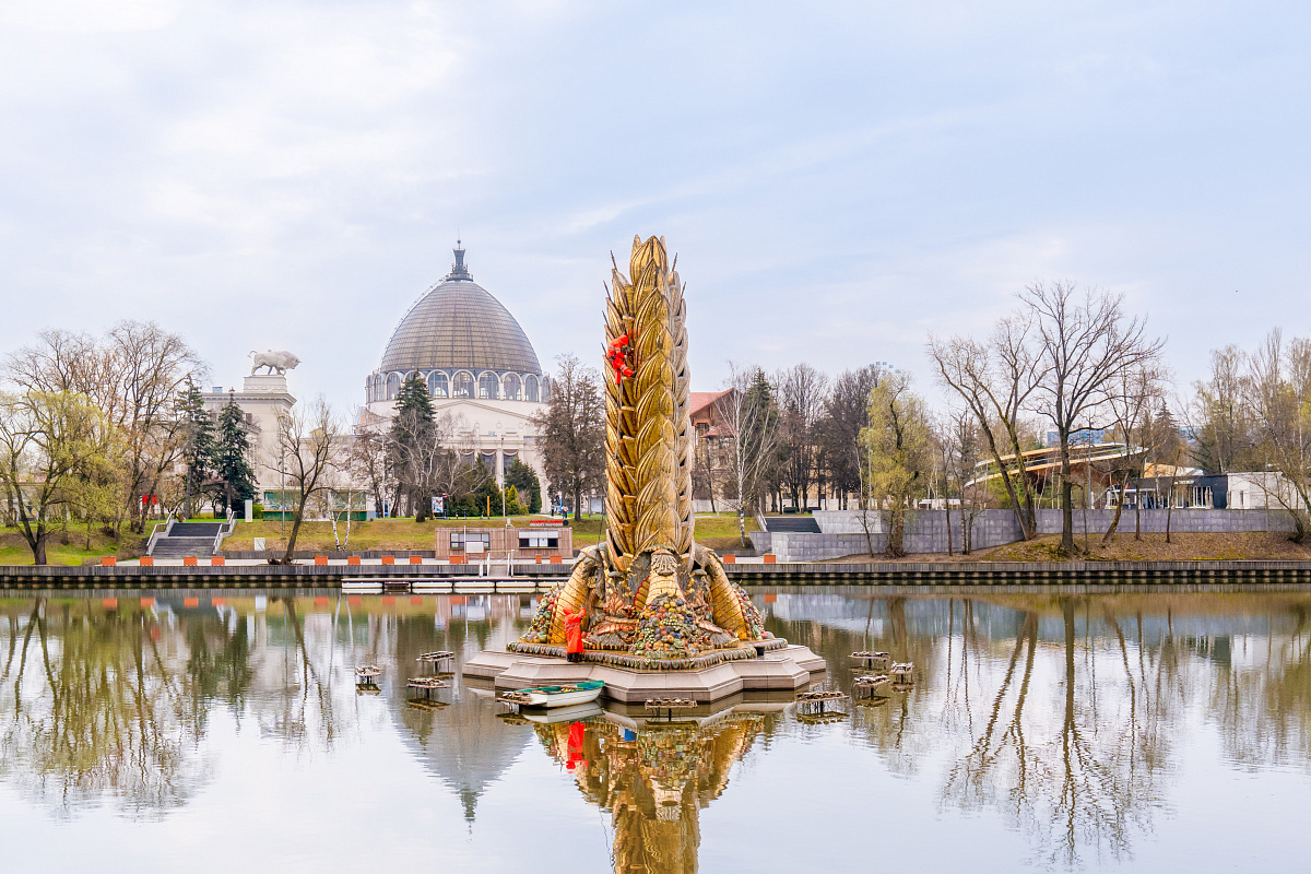 Архивные и современные фото дорожных работ на улицах Москвы