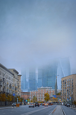 Туманная осенняя Москва