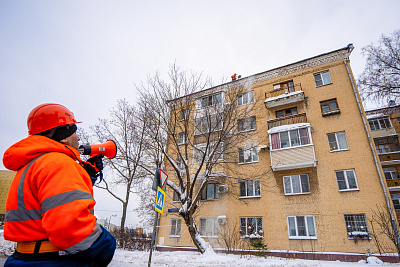 Уборка снега на улицах Москвы