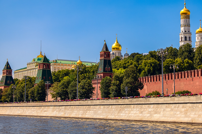 Виды столицы с Москвы-реки