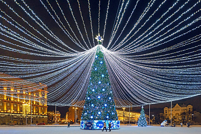 Новогоднее украшение Никольской улицы