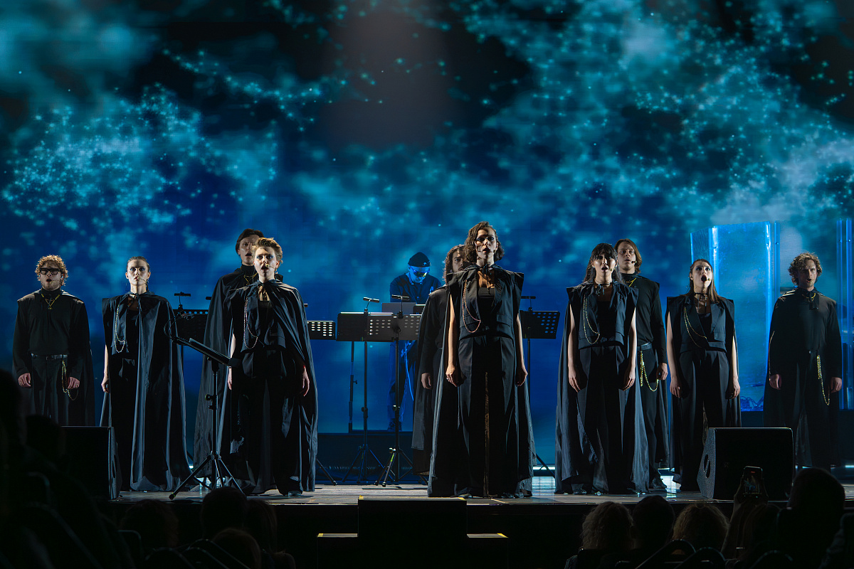 Шоу «ТехноМесса» электронного хора Palestrina