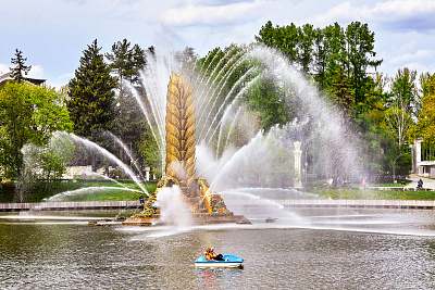 Весна на ВДНХ