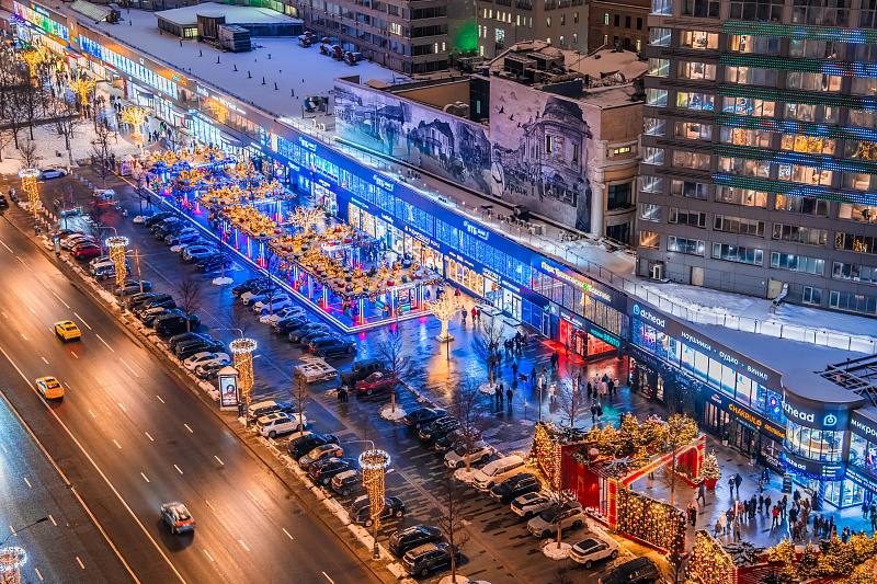 Новогодние украшения на Новом Арбате