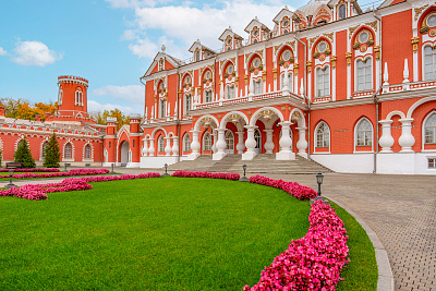 Петровский путевой дворец