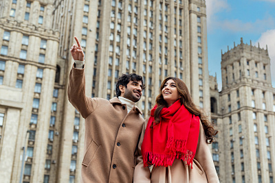 Архивные и современные фото иностранных туристов в Москве