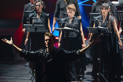 Шоу «ТехноМесса» электронного хора Palestrina
